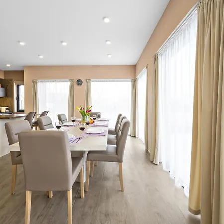 Holiday home Tina Oklaj