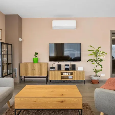 Tina Holiday home Oklaj