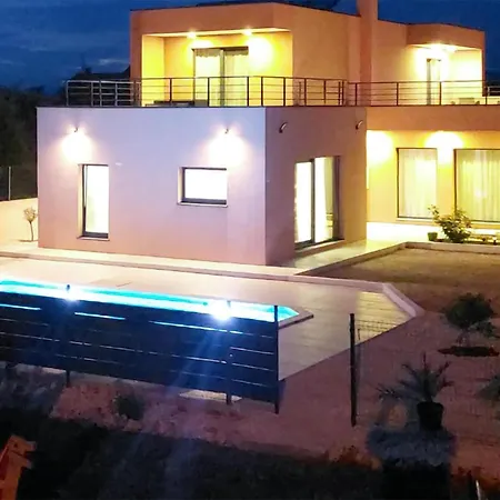 Tina Holiday home Oklaj
